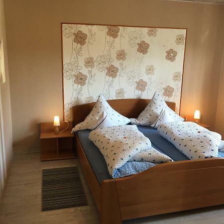 Ferienwohnung Martina Цел ан дер Мозел Екстериор снимка